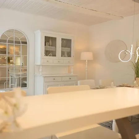 Weiss Apartment Schillig
