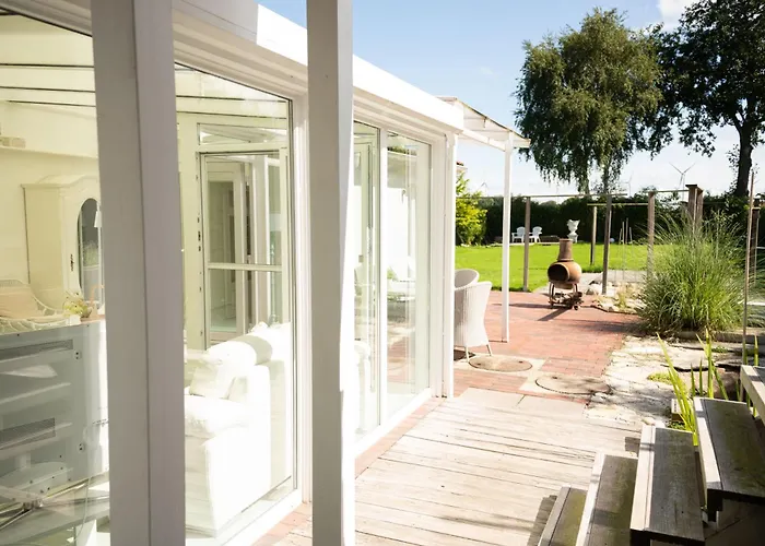 アパート Weiss シリヒ