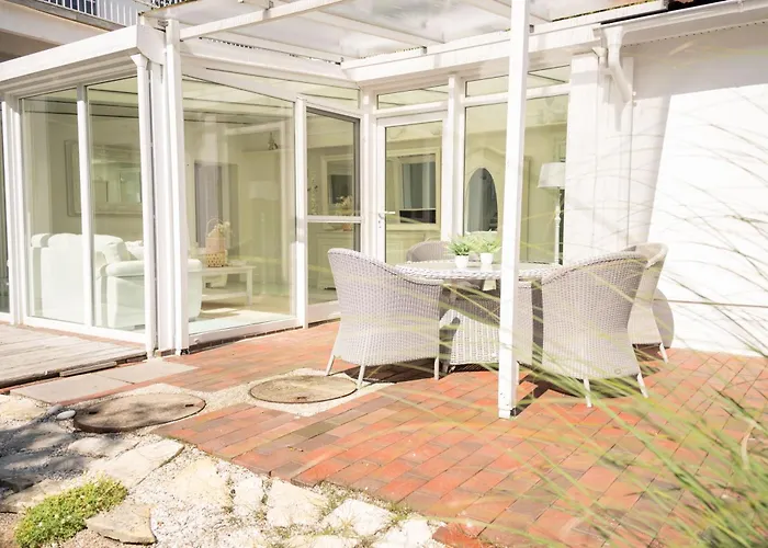 アパート Weiss シリヒ